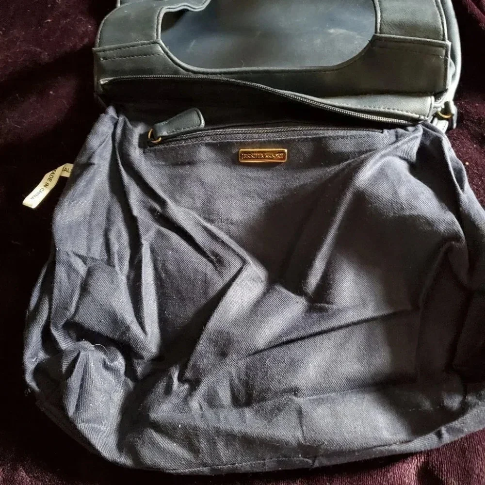NWTs ~ Jennifer Moore Vegan Navy Blue Satchel 💙